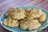 Copycat Red Lobster Cheddar Bay Biscuits
